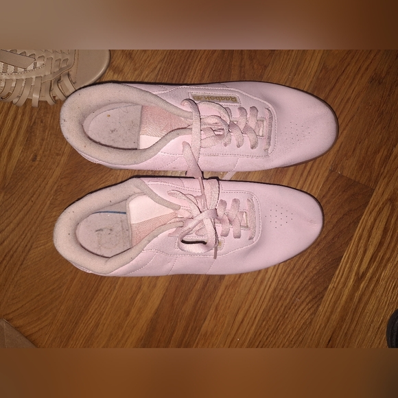 Reebok Pink Women's Sneakers - Picture 1 of 6